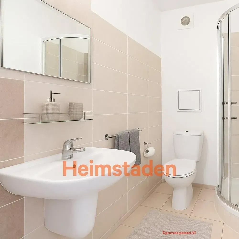 Toilette; fliesenboden, tageslicht, renoviert