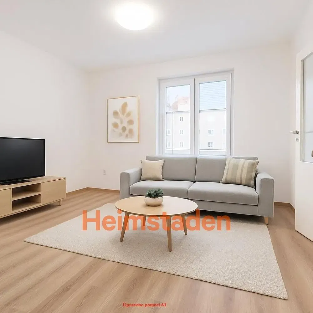 Dnevni boravak; prirodna svjetlost, moderan stil, drveni pod