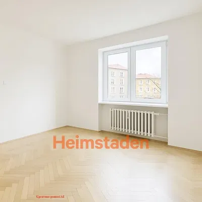 Dnevni boravak; pogled, drveni pod, prirodna svjetlost