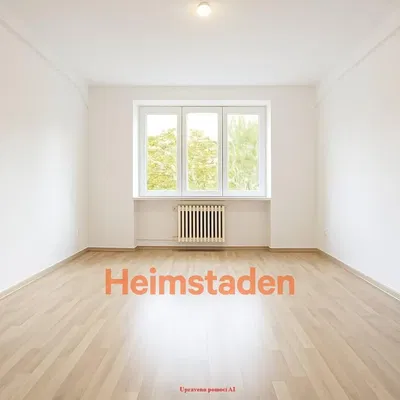 Dnevni boravak; pogled, drveni pod, prirodna svjetlost