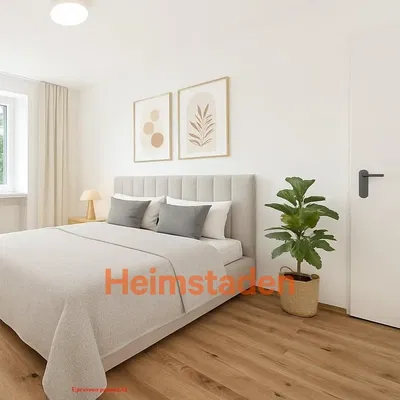 Spavaća soba; prirodna svjetlost, drveni pod, moderan stil