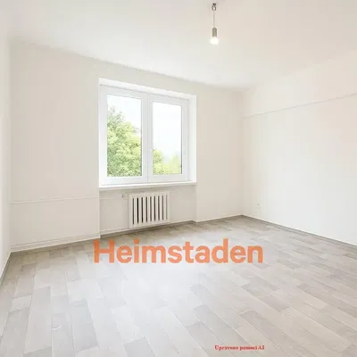 Dnevni boravak; pogled, drveni pod, prirodna svjetlost