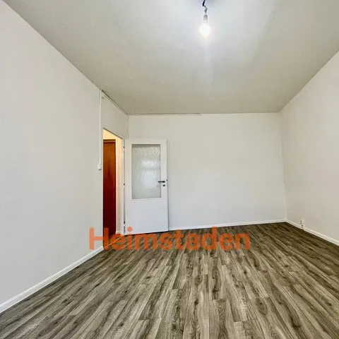 Inne; podłoga drewniana, światło dzienne