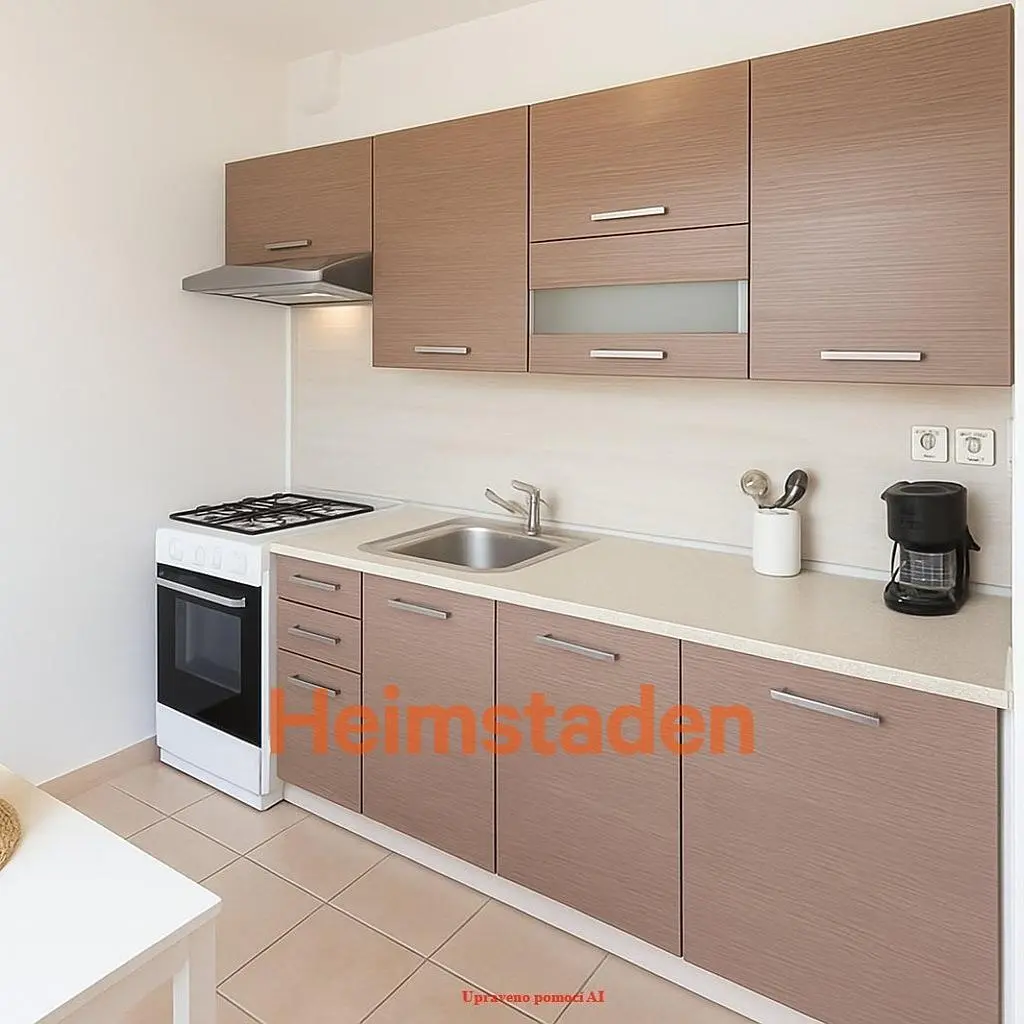 Mutfak; mutfak aletleri, fayans zemin, tadilatlı, doğal ışık, modern stil