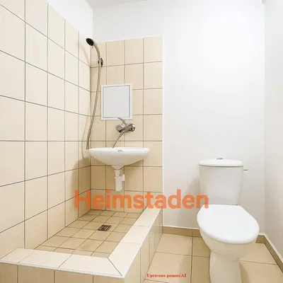 Toaleta; podłoga z płytek