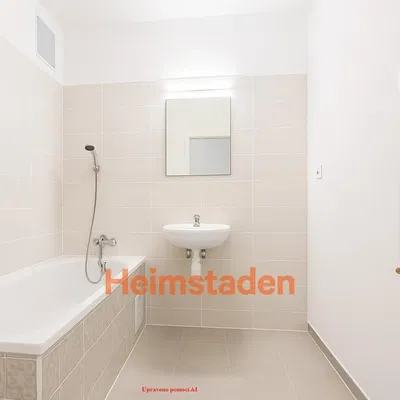 Bagno; pavimento in piastrelle