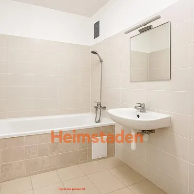 Baño; suelo de baldosas