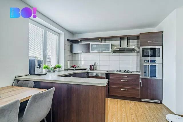 Küche; küchengeräte, fliesenboden, renoviert, tageslicht, moderner stil