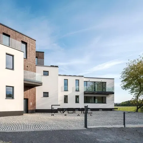 Haus und umgebung; blick