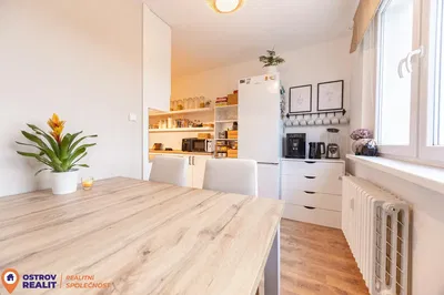 Cuisine; électroménager, lumière naturelle, style moderne