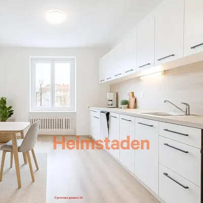 Kuchyně; výhled, moderní styl, po rekonstrukci, přirozené světlo