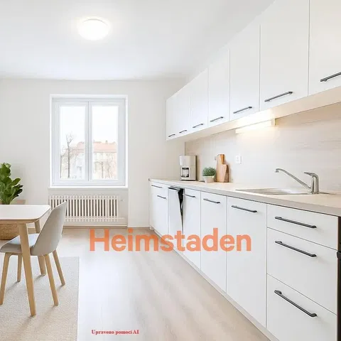 Kuchyně; výhled, moderní styl, po rekonstrukci, přirozené světlo