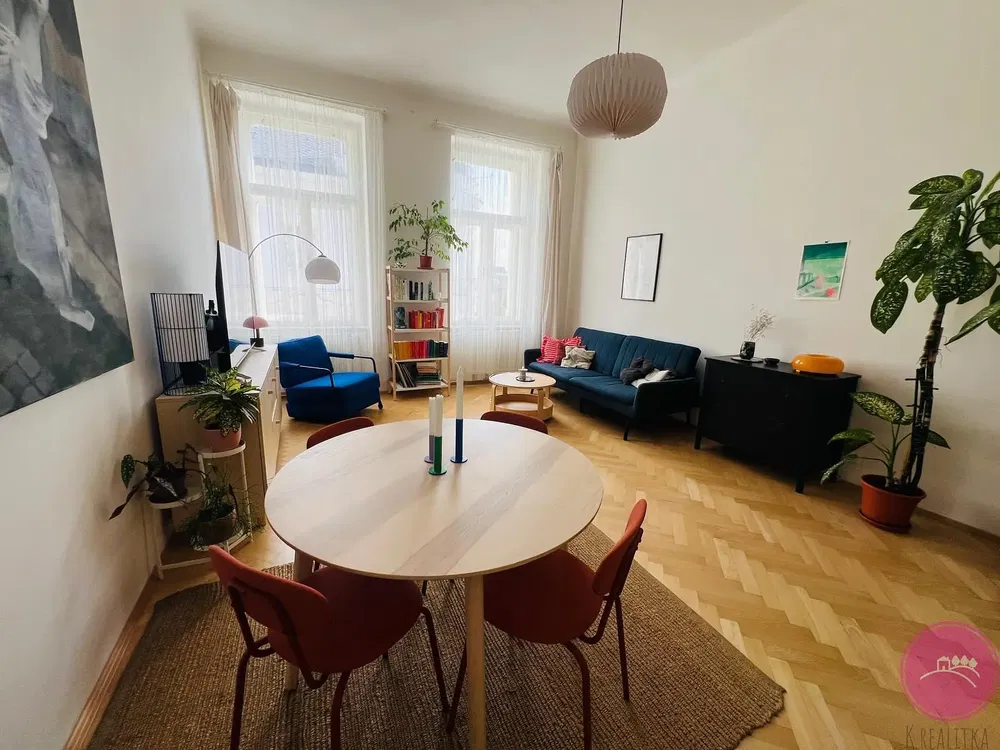 Obývací pokoj; přirozené světlo, moderní styl