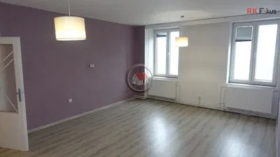 Schlafzimmer; tageslicht, holzboden