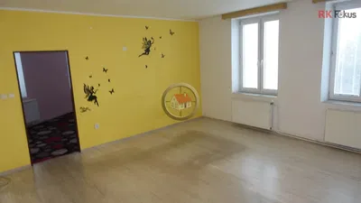 Dječija soba; prirodno svjetlo, drveni pod