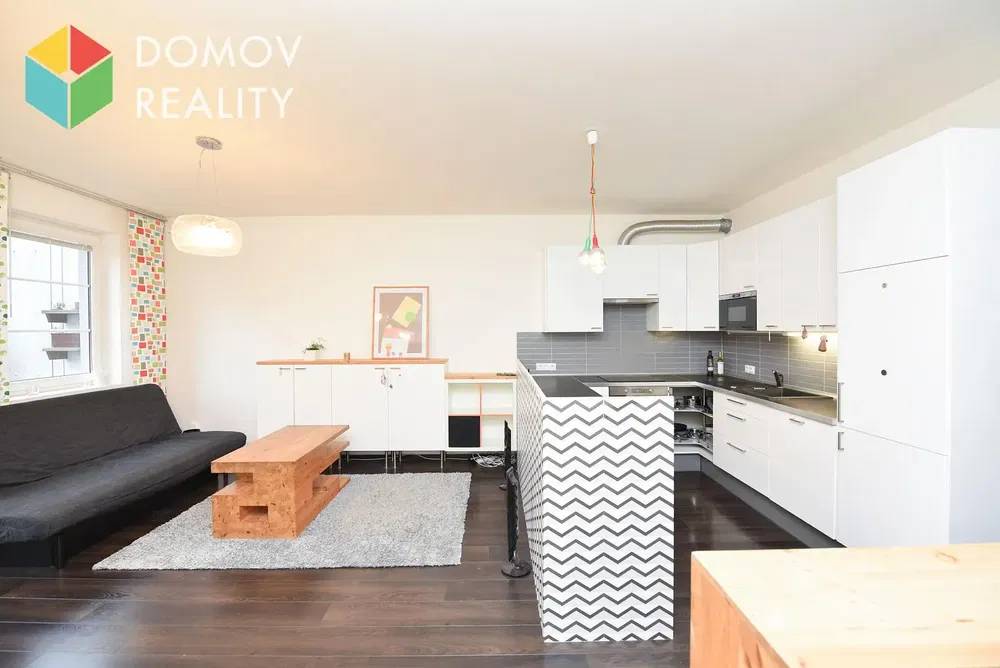 Кухиња; кухињски апарати, природно светло, модерни стил, дрвени под