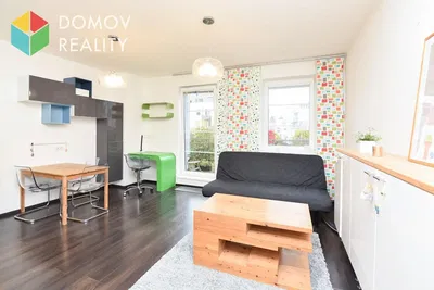 Дневна соба; модерни стил, дрвени под, природно светло