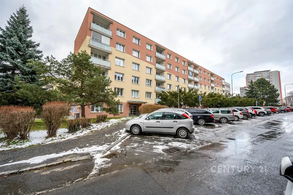 Къща и околности; гледка