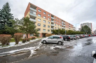 Къща и околности; гледка