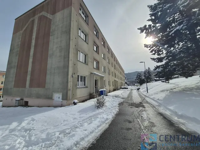 Dům a okolí; přirozené světlo