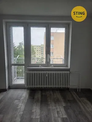 Хол; гледка, дървен под