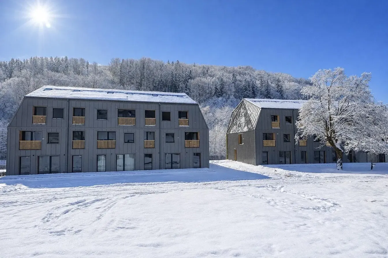 Dom a okolie; výhľad