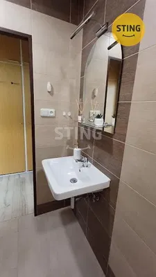 Bathroom; tile floor, natural light