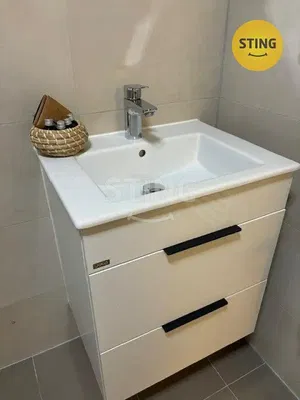 Баня; плочки, ремонтиран, естествена светлина