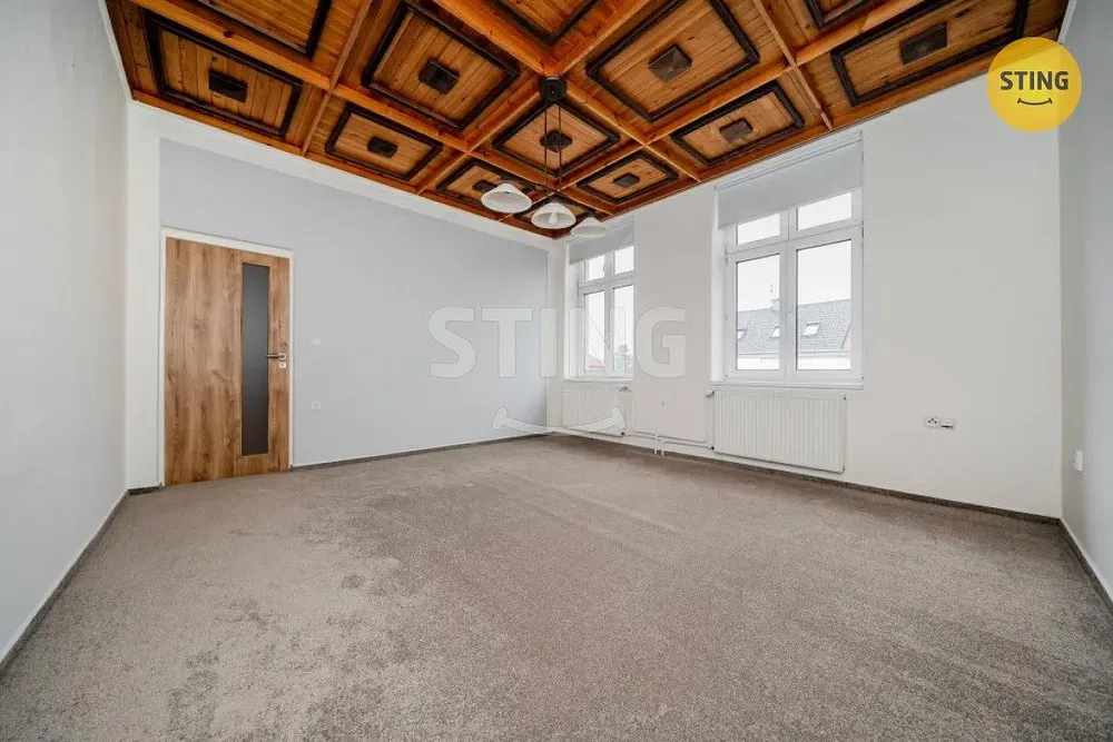 غرفة معيشة; عوارض خشبية, ضوء طبيعي