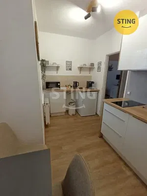 Küche; küchengeräte, fliesenboden