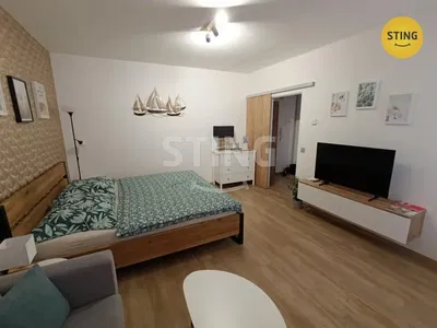 Schlafzimmer; holzboden, tageslicht, moderner stil