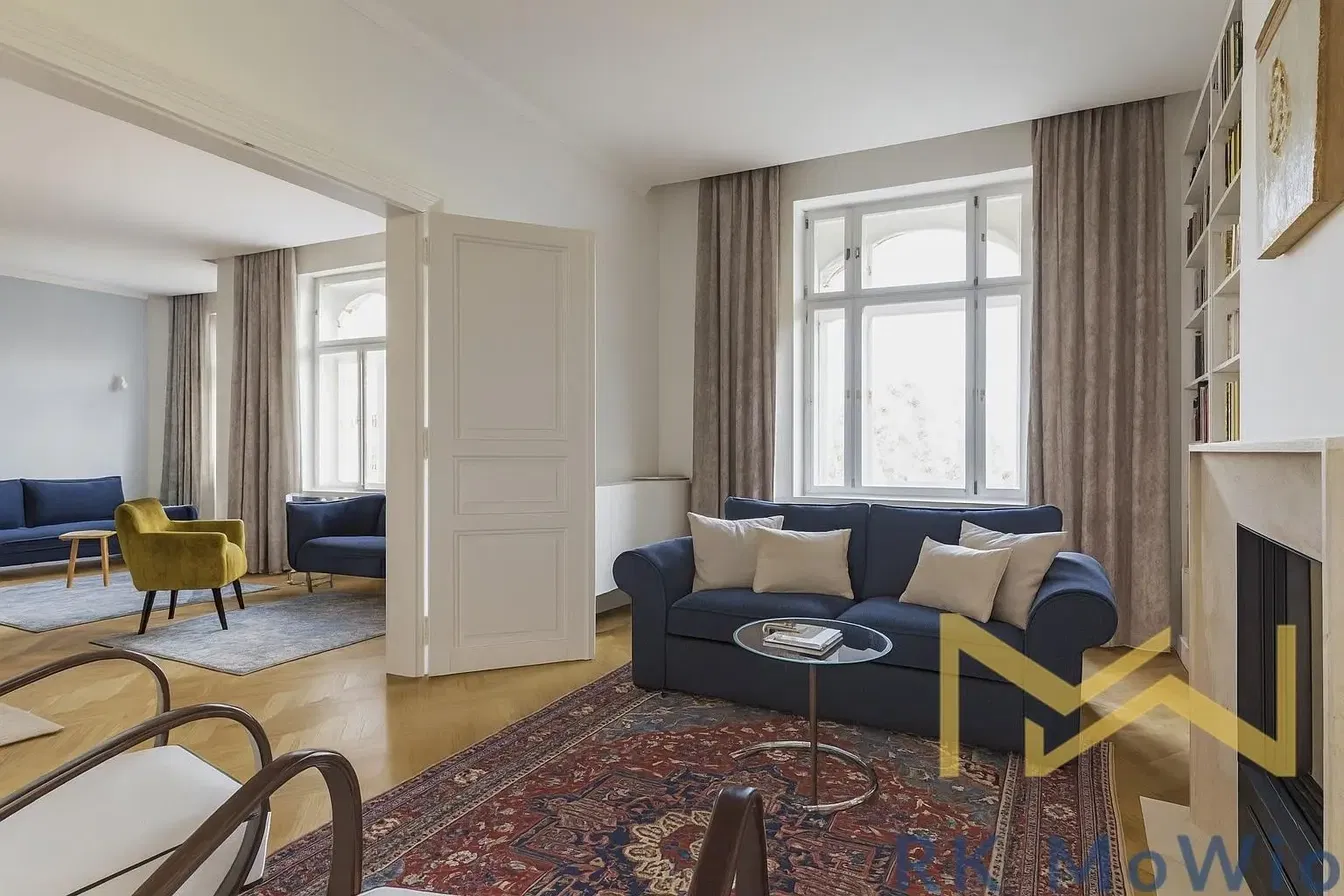 Living room; natural light, fireplace, wood floor, modern style