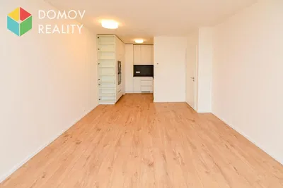 Salon; podłoga drewniana, sprzęt kuchenny, wyremontowany, światło dzienne