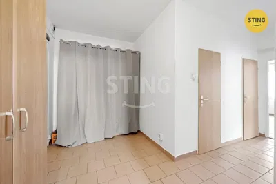 Altro; pavimento in piastrelle