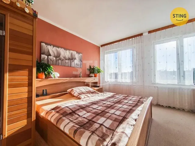 Yatak odası; doğal ışık, modern stil
