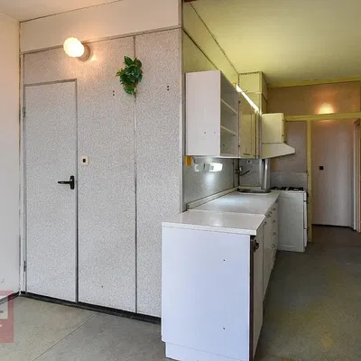 Кухня; кухненски уреди, плочки