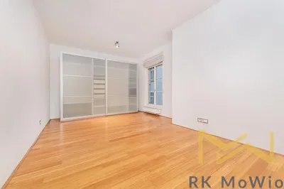 Chambre; parquet, lumière naturelle