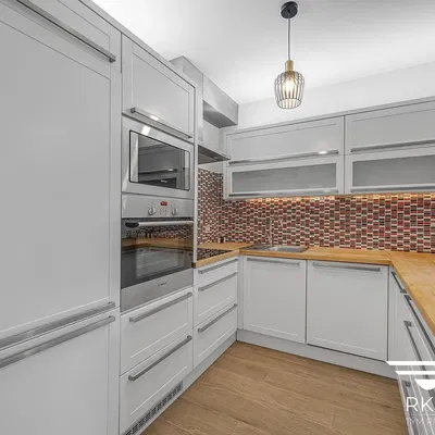 Küche; küchengeräte, tageslicht, moderner stil