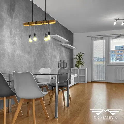 Living room; modern style, wood floor, natural light, view