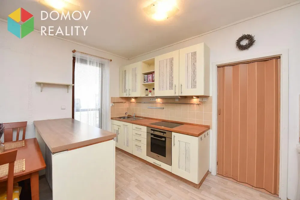 Кухиња; кухињски апарати, природно светло