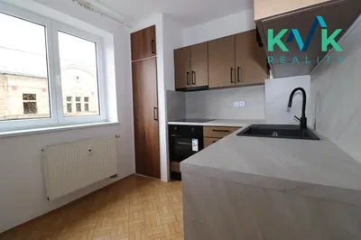 Cucina; elettrodomestici, vista, pavimento in legno