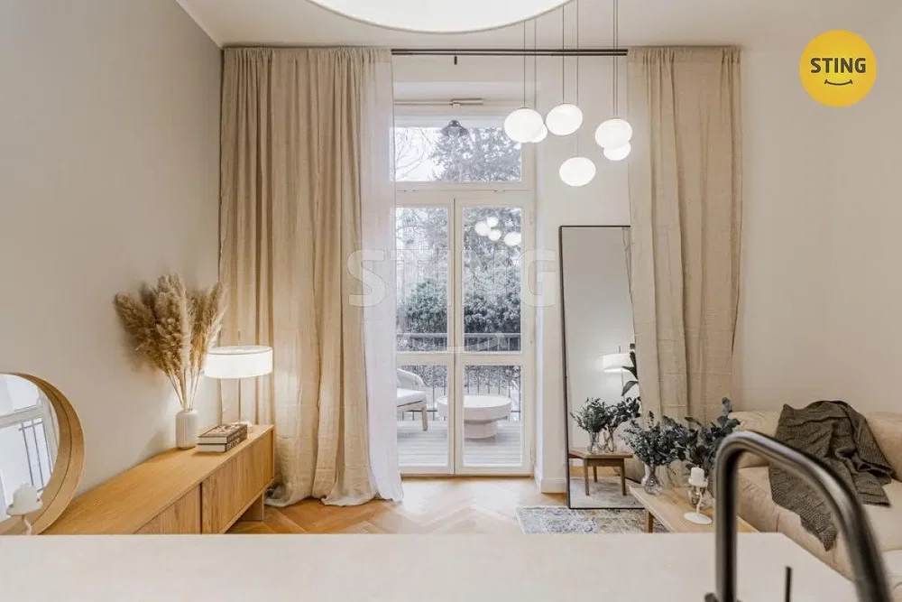 Oturma odası; manzara, doğal ışık, modern stil