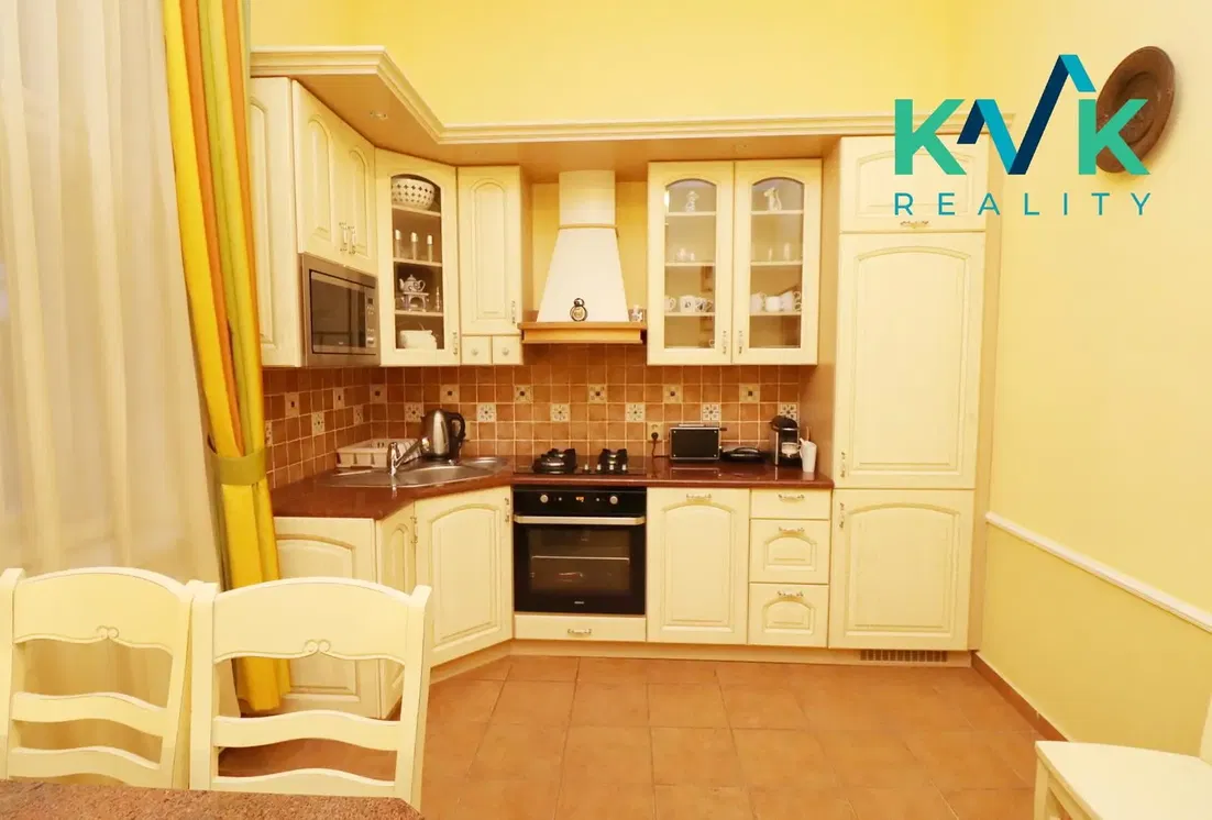 Küche; küchengeräte, fliesenboden, renoviert, tageslicht, moderner stil