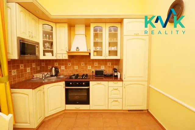 Κουζίνα; συσκευές κουζίνας, πλακάκια