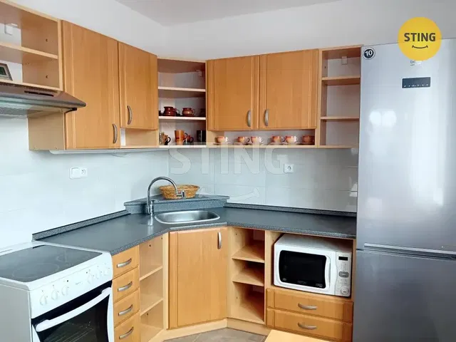 Kitchen; kitchen appliances, renovated