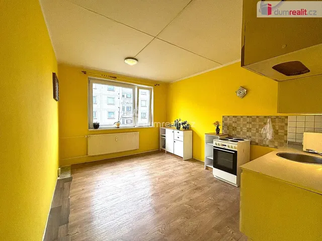 Κουζίνα; θέα, ξύλινο πάτωμα, φυσικό φως