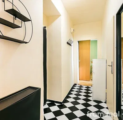 Гардероб; плочки