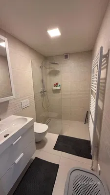 Badezimmer; fliesenboden, renoviert, tageslicht