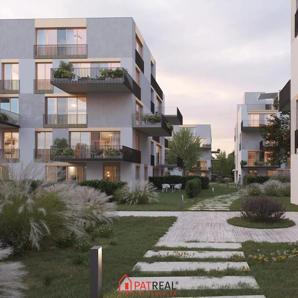 Къща и околности; гледка