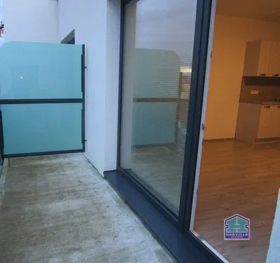 Кухня; дървен под